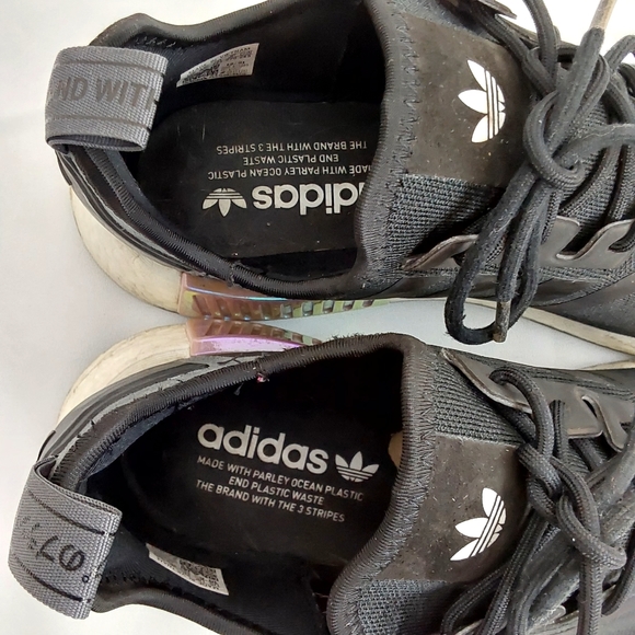 Adidas NMD R1 Parley Black Magic Mauve Shoes - Picture 8 of 12